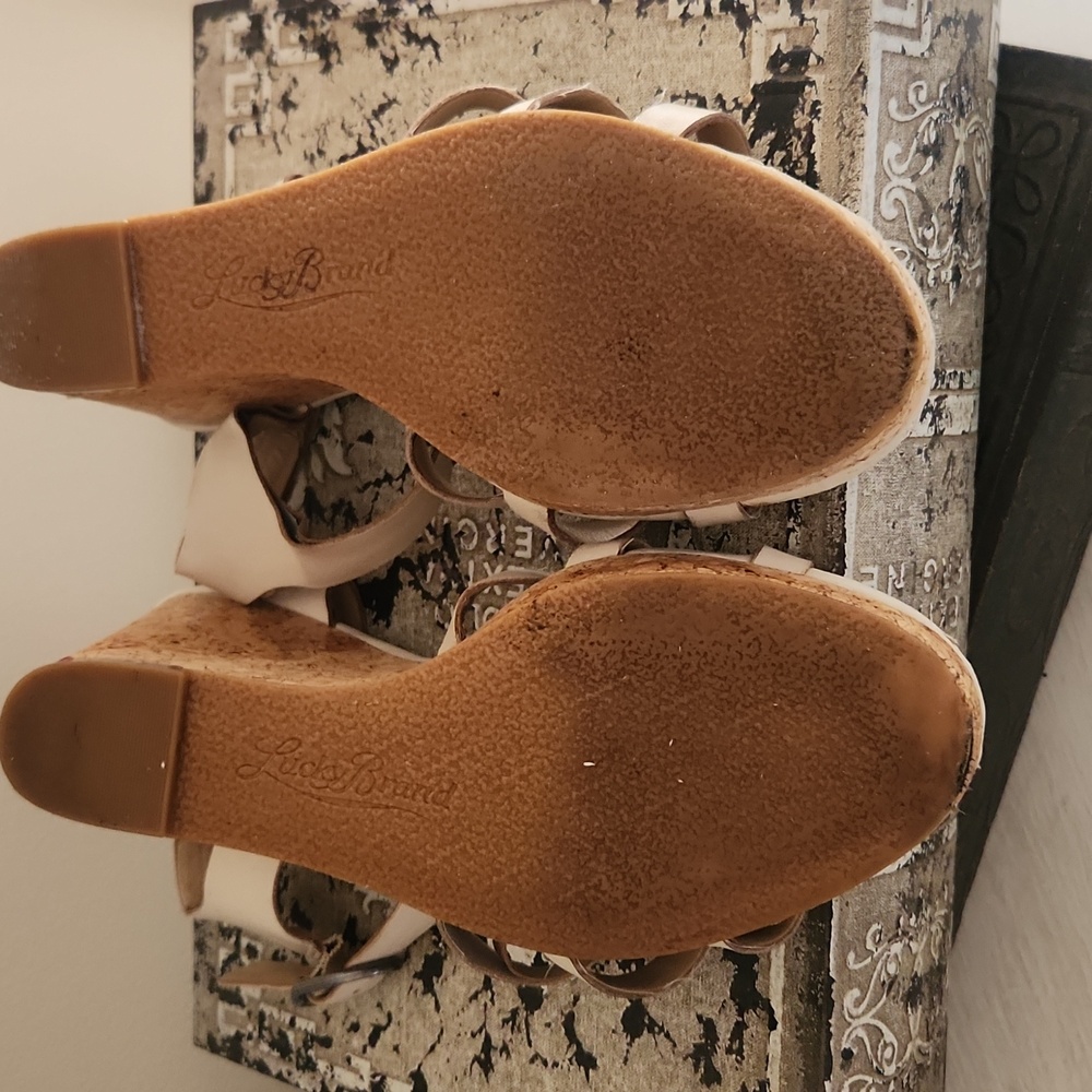 Lucky Brand Women's Cream Wedge Sandals - Picture 7 of 8